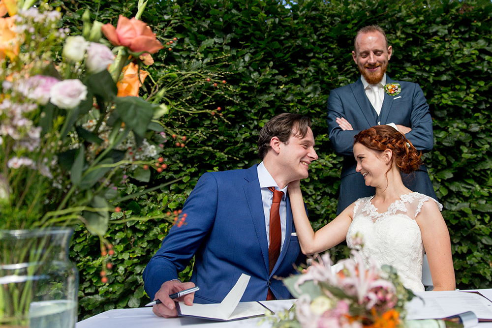 zonnige trouwfoto tilburg